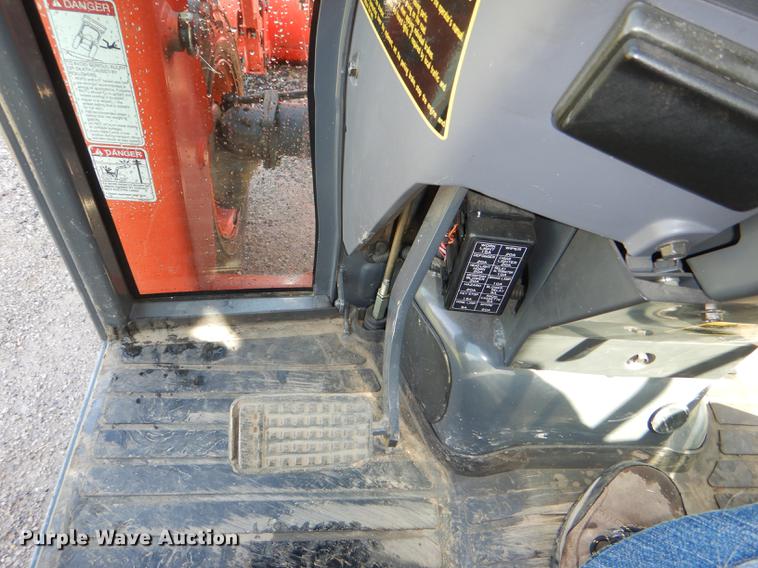 image for item DG1118 2002 Kubota L3710 MFWD tractor