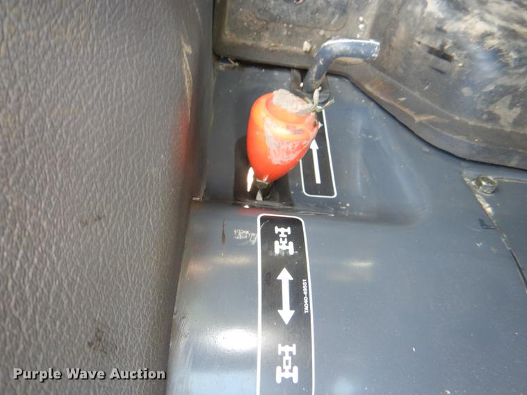 image for item DG1118 2002 Kubota L3710 MFWD tractor