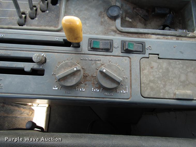 image for item DG1214 1989 Case IH 7120 MFWD tractor