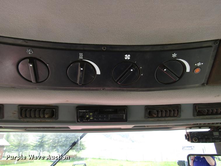 image for item DG1214 1989 Case IH 7120 MFWD tractor