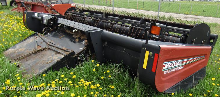 image for item DG1215 2004 MacDon 922 auger head