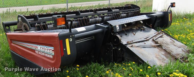 image for item DG1215 2004 MacDon 922 auger head