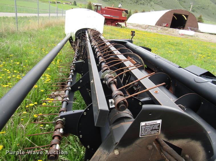 image for item DG1215 2004 MacDon 922 auger head