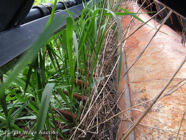 image for item DG1215 2004 MacDon 922 auger head