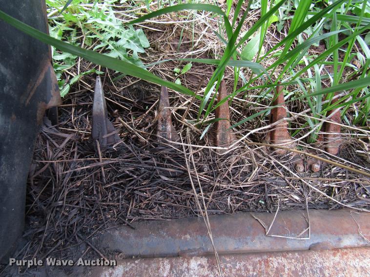 image for item DG1215 2004 MacDon 922 auger head