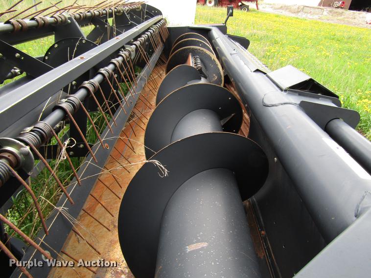 image for item DG1215 2004 MacDon 922 auger head
