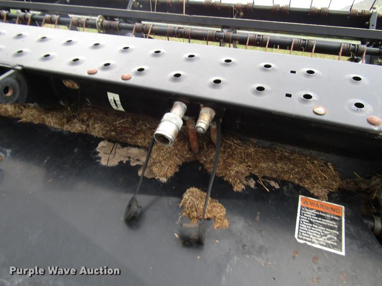 image for item DG1215 2004 MacDon 922 auger head