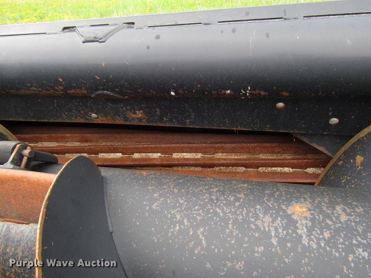 image for item DG1215 2004 MacDon 922 auger head