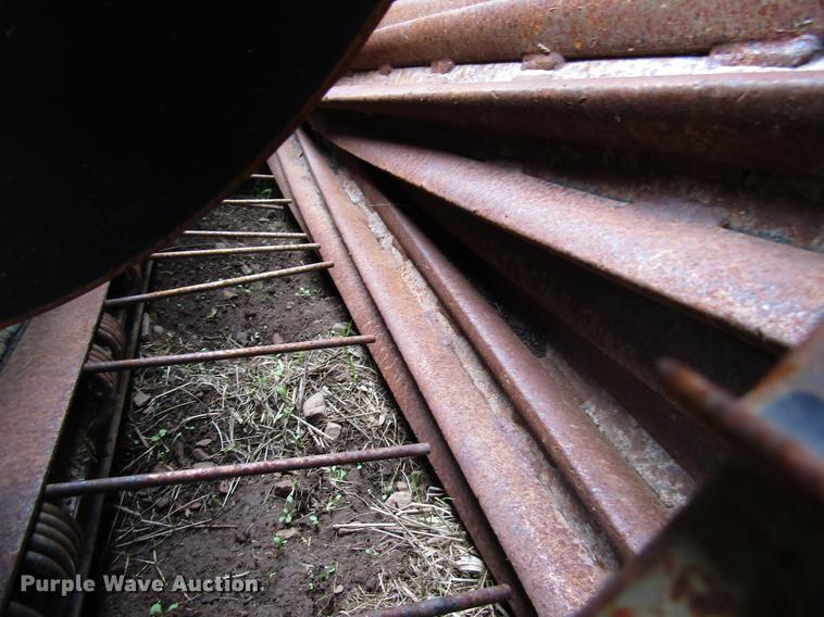 image for item DG1215 2004 MacDon 922 auger head