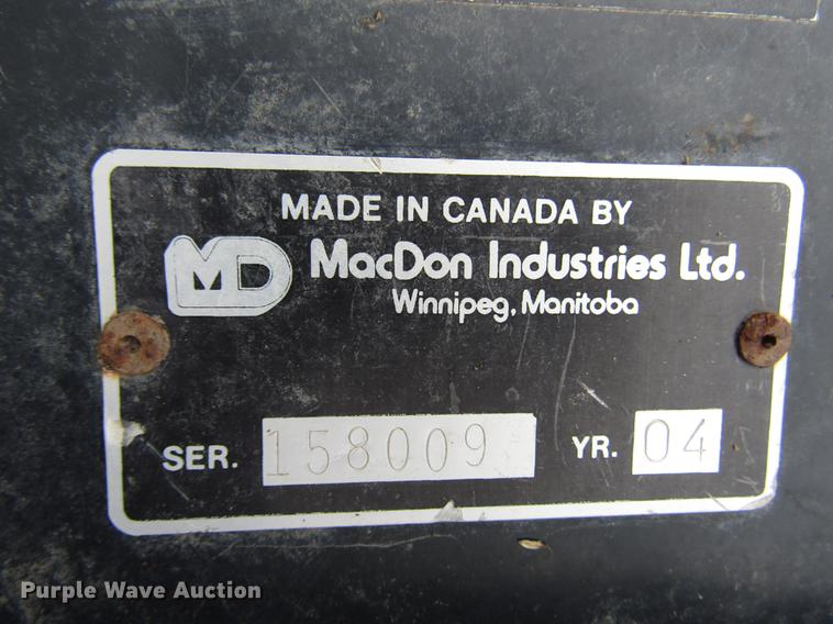 image for item DG1215 2004 MacDon 922 auger head