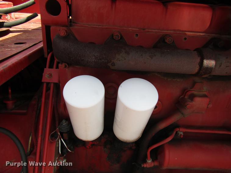 image for item DG1219 1981 International 1440 combine