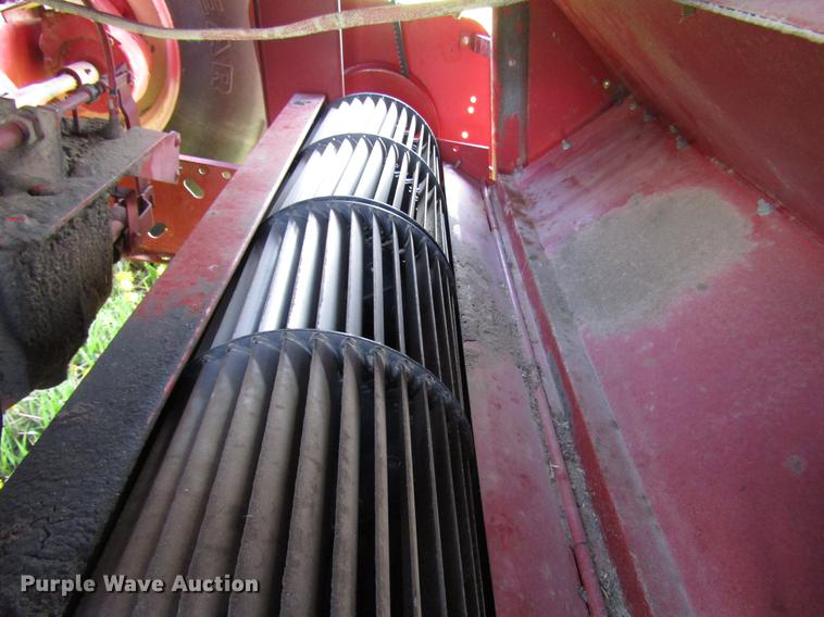 image for item DG1219 1981 International 1440 combine