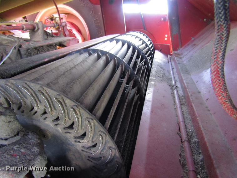 image for item DG1219 1981 International 1440 combine