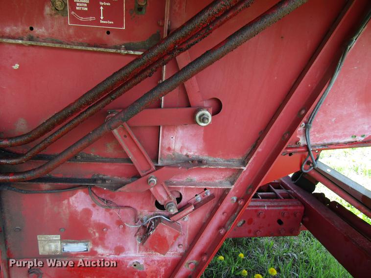 image for item DG1219 1981 International 1440 combine