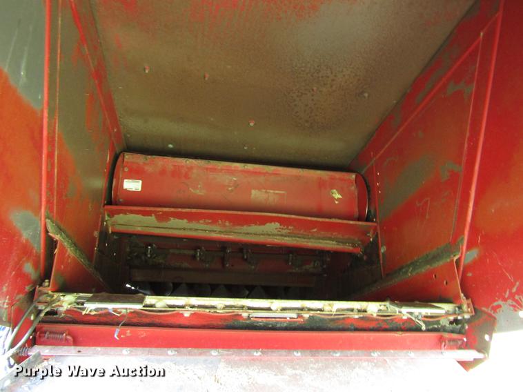 image for item DG1219 1981 International 1440 combine