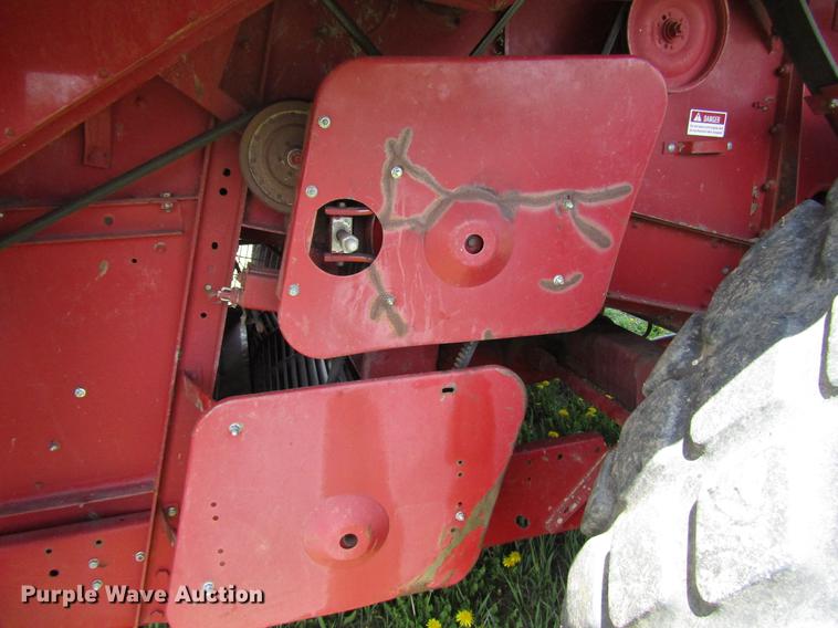 image for item DG1219 1981 International 1440 combine