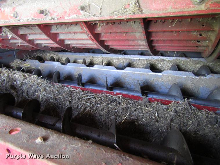 image for item DG1219 1981 International 1440 combine