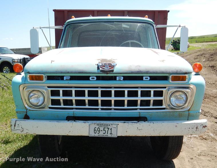 image for item DG5802 1965 Ford F600 grain truck