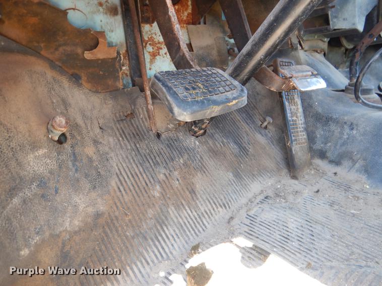 image for item DG5802 1965 Ford F600 grain truck