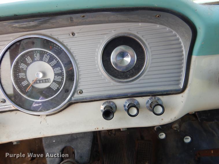 image for item DG5802 1965 Ford F600 grain truck