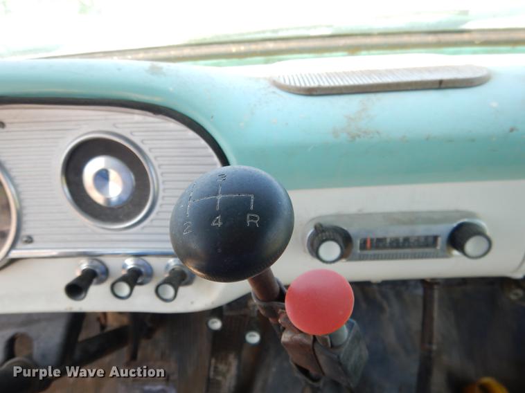 image for item DG5802 1965 Ford F600 grain truck