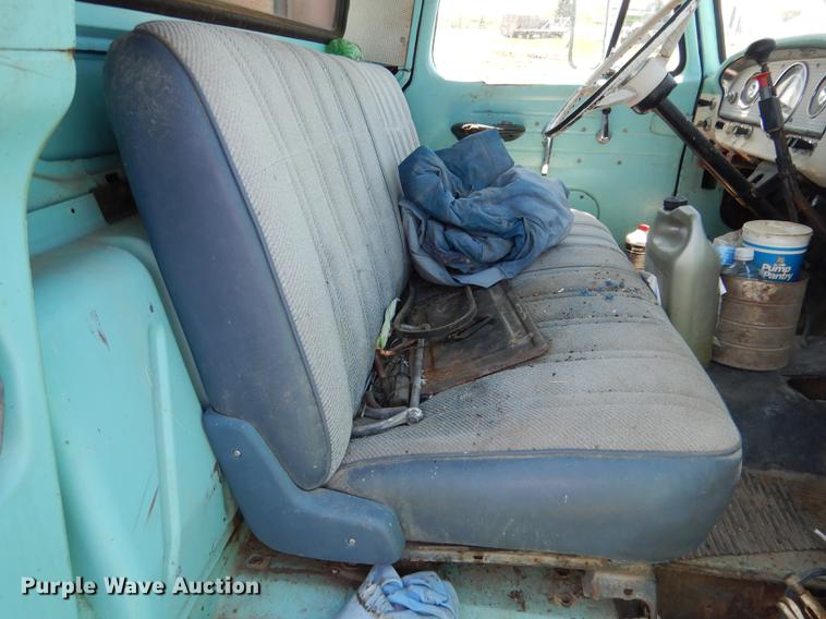 image for item DG5802 1965 Ford F600 grain truck