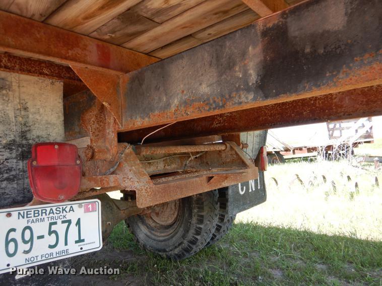 image for item DG5802 1965 Ford F600 grain truck