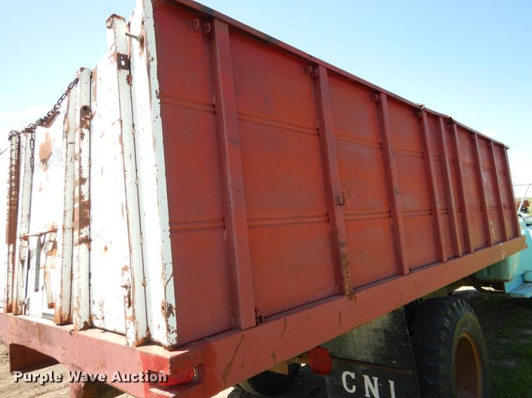 image for item DG5802 1965 Ford F600 grain truck