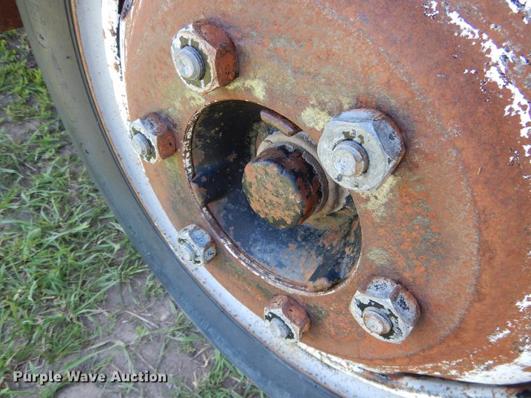 image for item DG5802 1965 Ford F600 grain truck