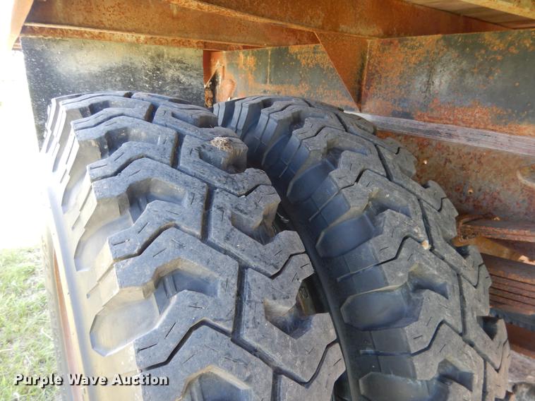 image for item DG5802 1965 Ford F600 grain truck