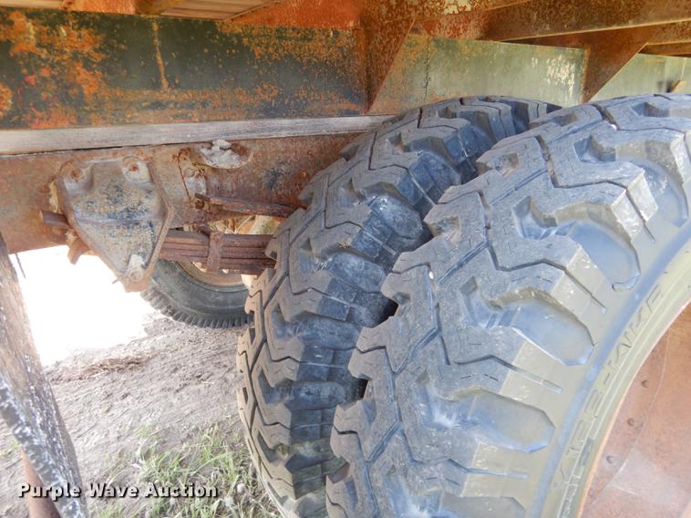 image for item DG5802 1965 Ford F600 grain truck