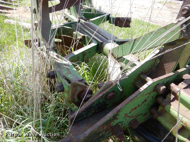 image for item DG5804 John Deere three bottom plow