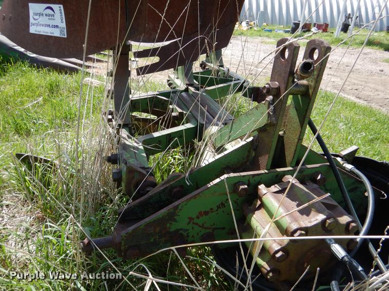 image for item DG5804 John Deere three bottom plow
