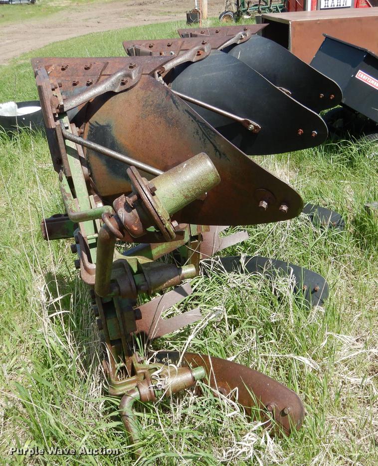 image for item DG5804 John Deere three bottom plow