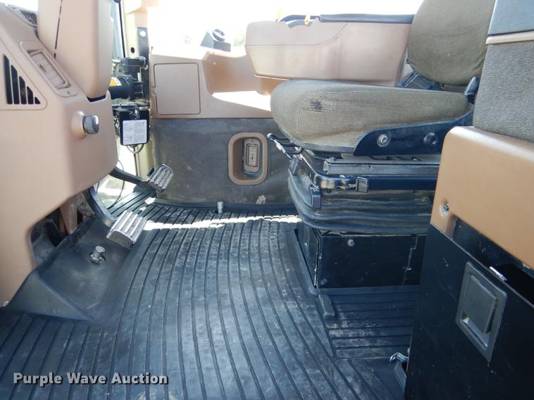 image for item DG5808 1998 John Deere 9400 4WD tractor