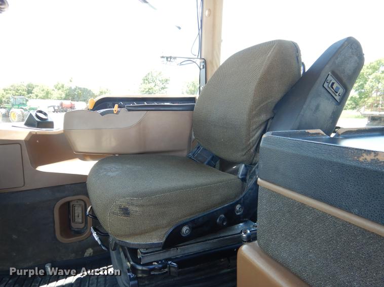 image for item DG5808 1998 John Deere 9400 4WD tractor