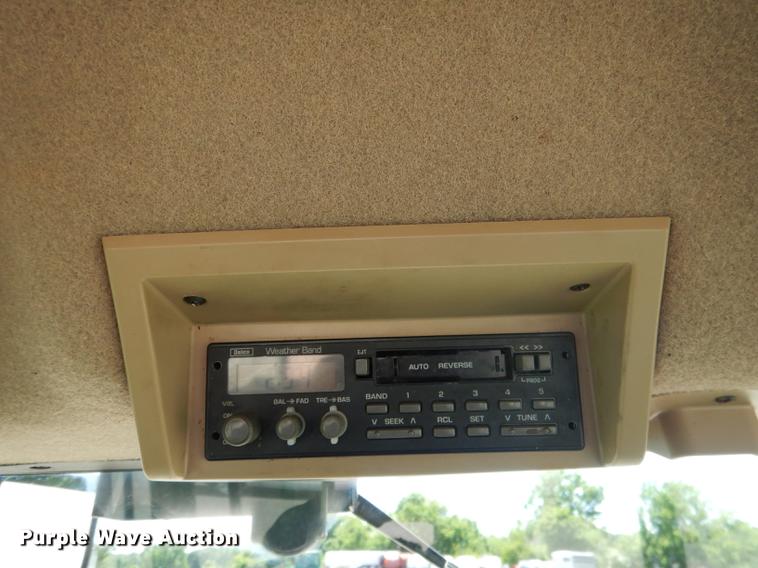 image for item DG5808 1998 John Deere 9400 4WD tractor