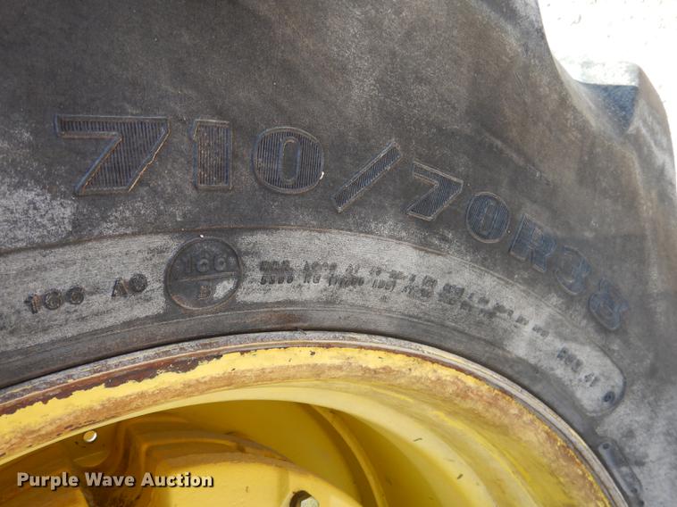 image for item DG5808 1998 John Deere 9400 4WD tractor