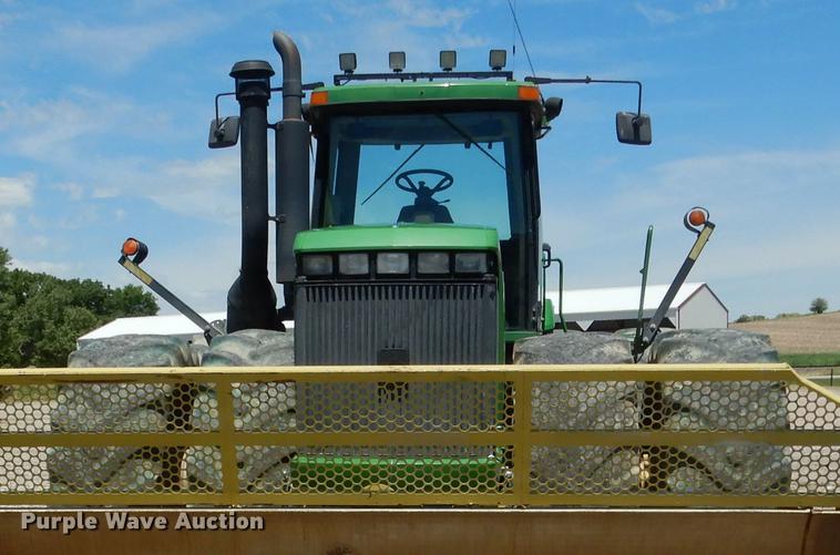 image for item DG5809 2001 John Deere 9400 4WD tractor