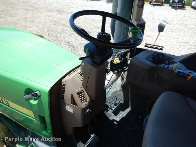 image for item DG5809 2001 John Deere 9400 4WD tractor