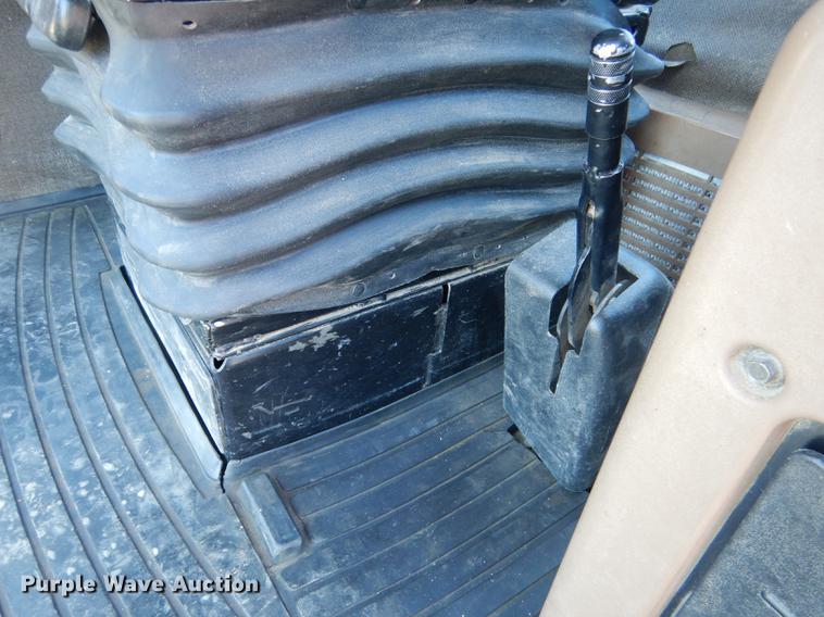 image for item DG5809 2001 John Deere 9400 4WD tractor