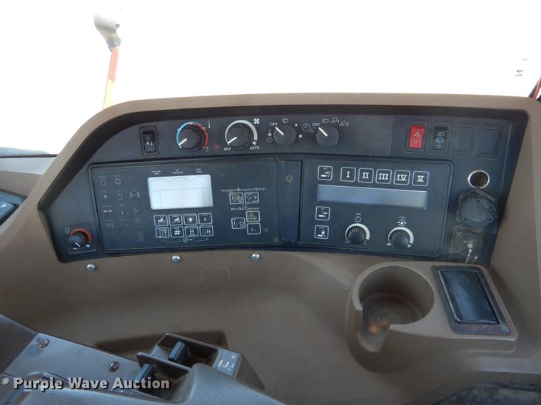 image for item DG5809 2001 John Deere 9400 4WD tractor