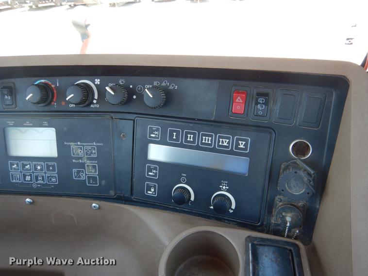 image for item DG5809 2001 John Deere 9400 4WD tractor