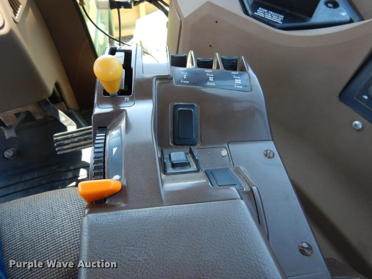 image for item DG5809 2001 John Deere 9400 4WD tractor