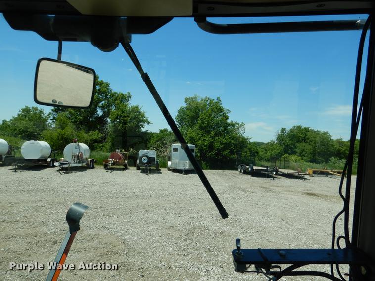 image for item DG5809 2001 John Deere 9400 4WD tractor