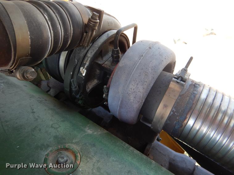 image for item DG5809 2001 John Deere 9400 4WD tractor