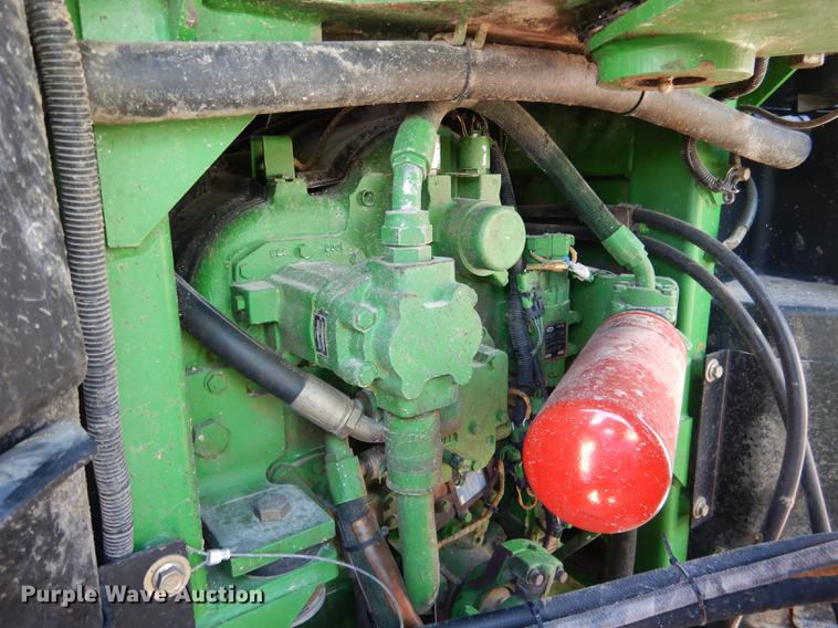 image for item DG5809 2001 John Deere 9400 4WD tractor