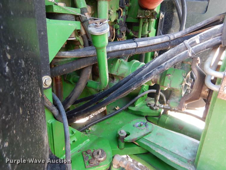 image for item DG5809 2001 John Deere 9400 4WD tractor