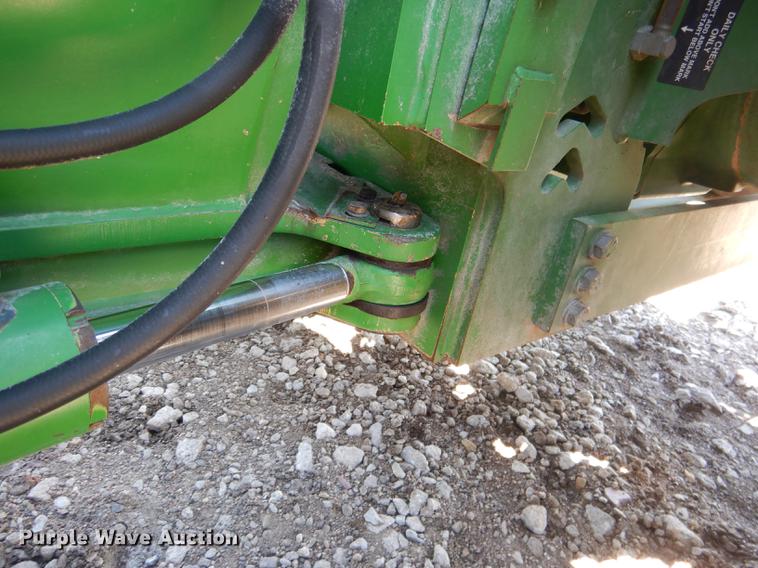 image for item DG5809 2001 John Deere 9400 4WD tractor