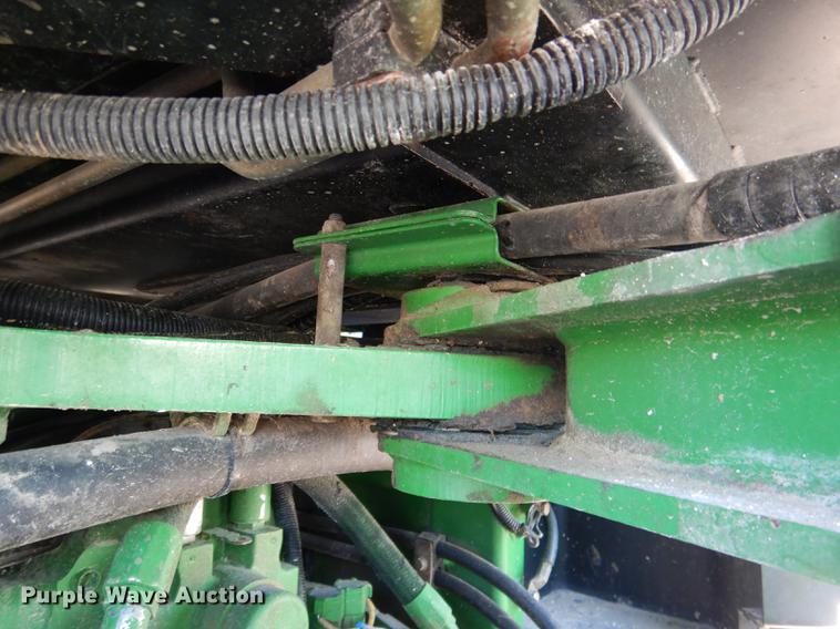 image for item DG5809 2001 John Deere 9400 4WD tractor